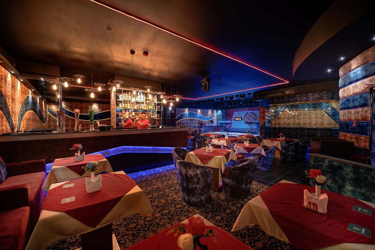 رستوران گلدن تولیپ آل برشا